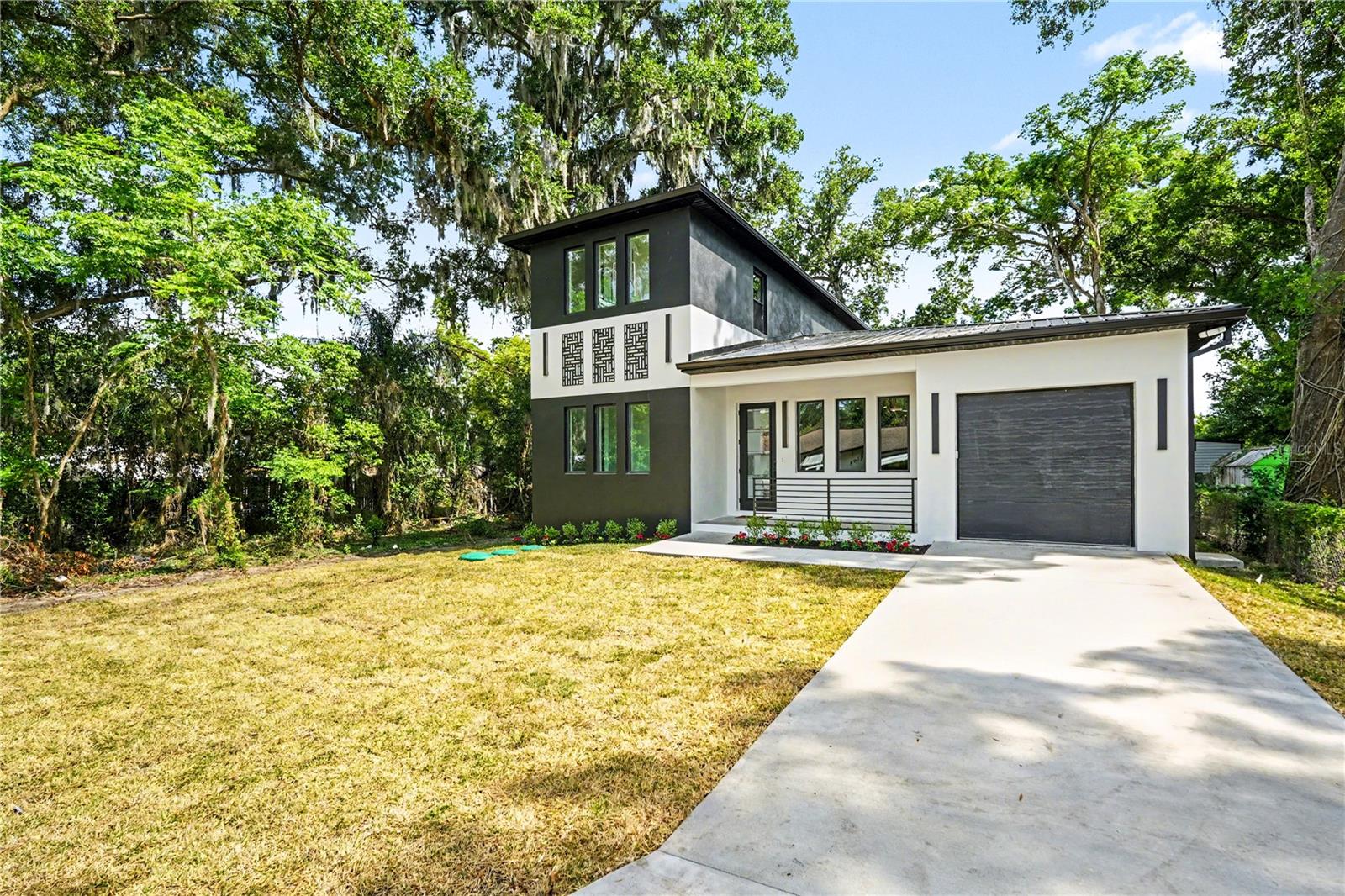 105 Garland Ave, Seffner, FL 33584 photo