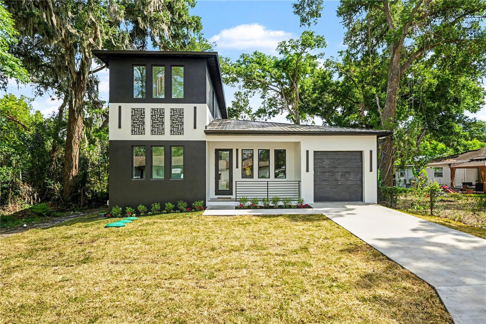 105 Garland Ave, Seffner, FL 33584 photo