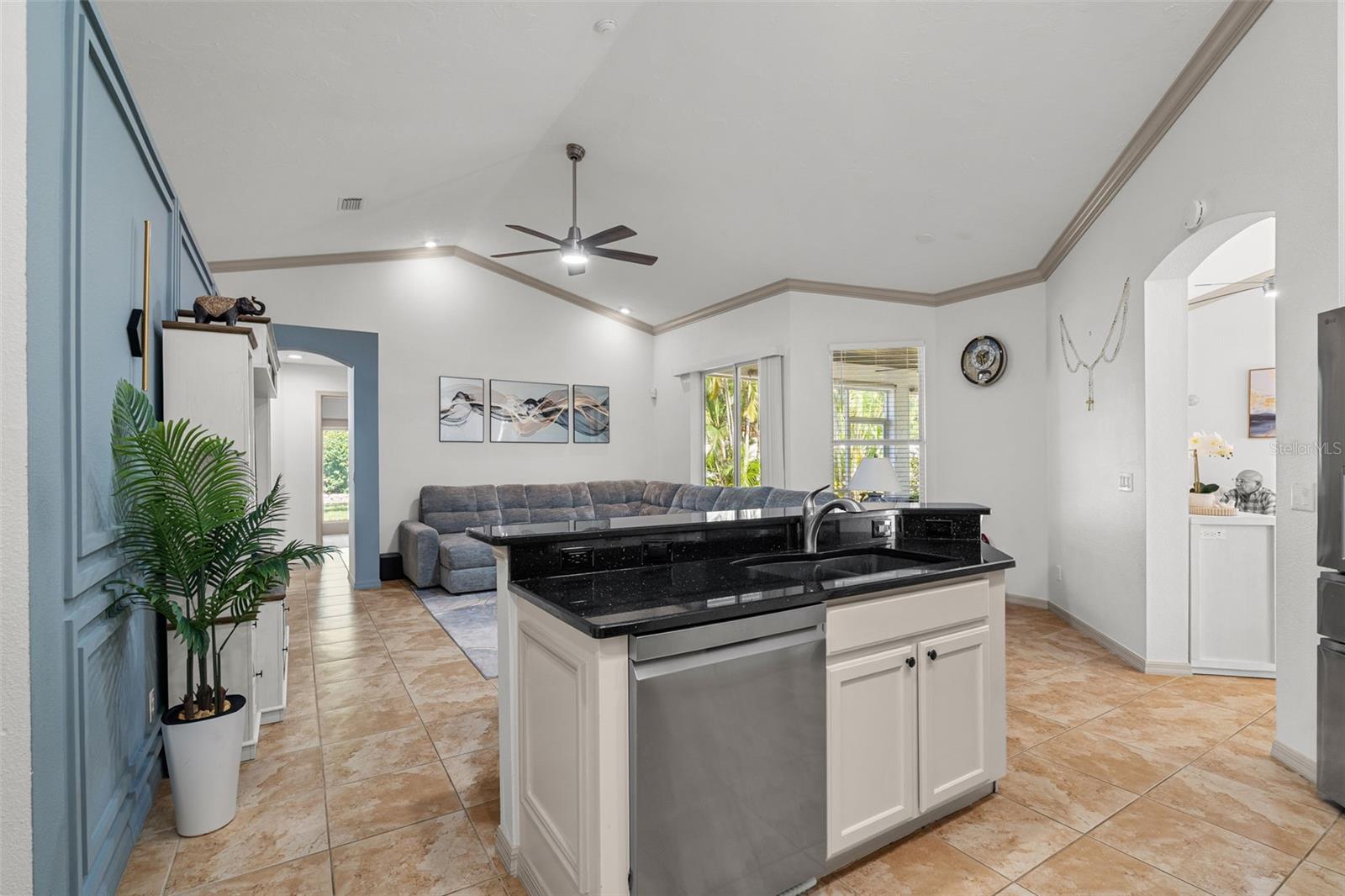 3333 Yonge Ave #13, Sarasota, FL 34235 photo