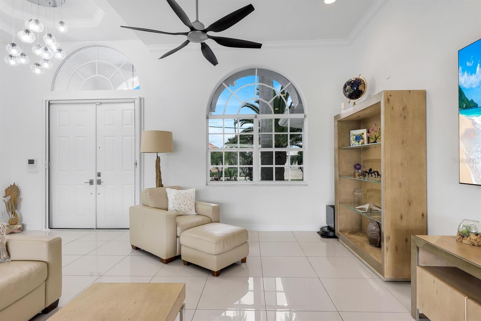 2309 SE 20 Pl, Cape Coral, FL 33990 photo