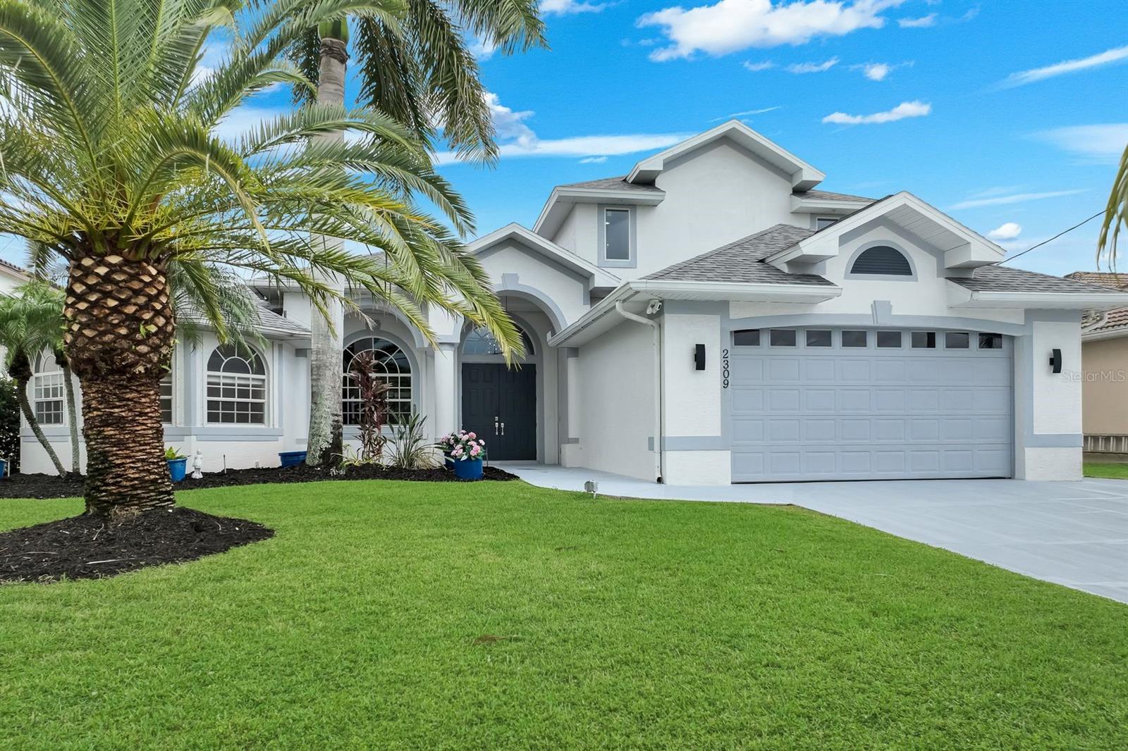 2309 20 Pl, Cape Coral, FL 33990