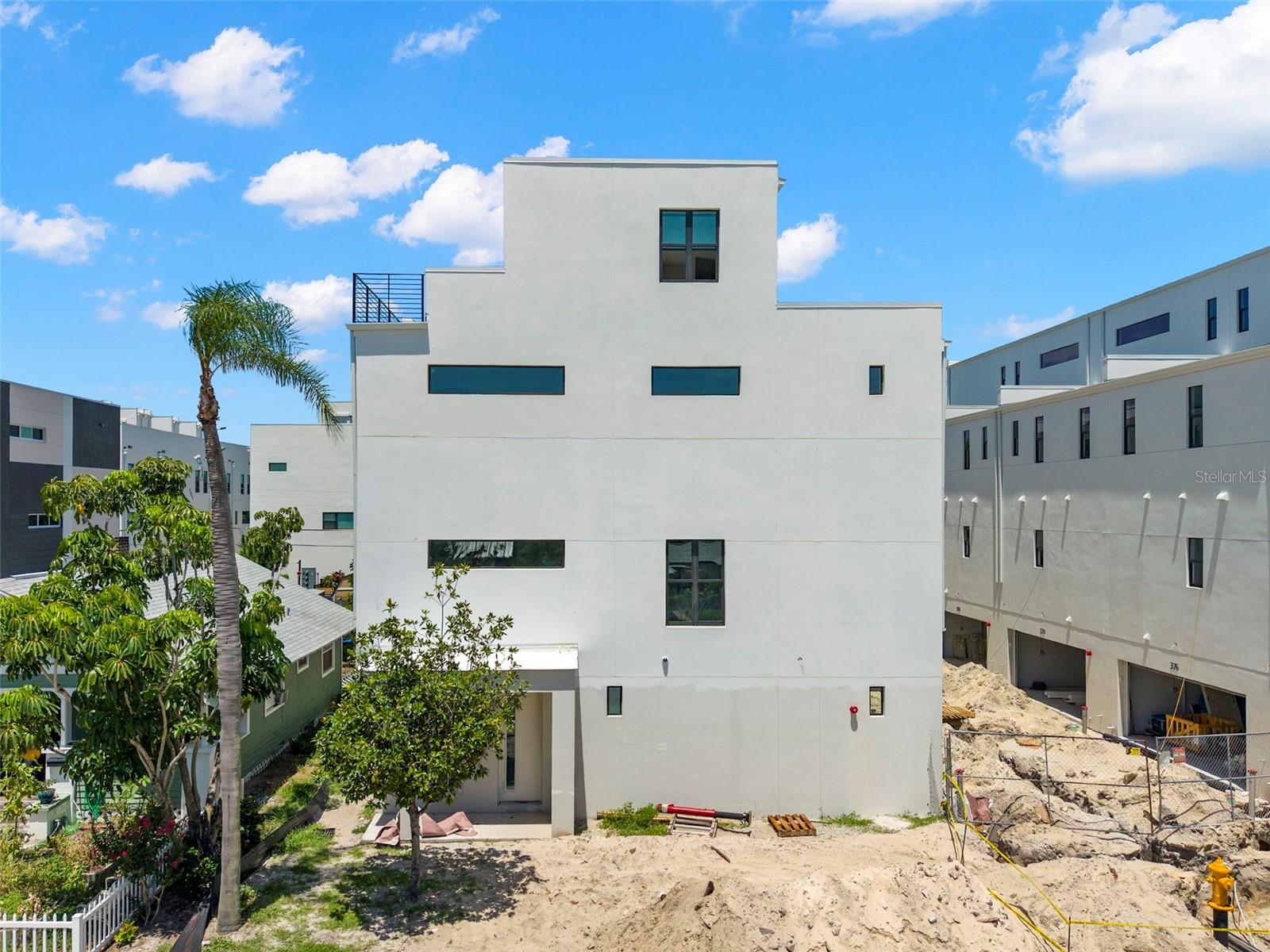 368 14 St, Saint Petersburg, FL 33705 photo