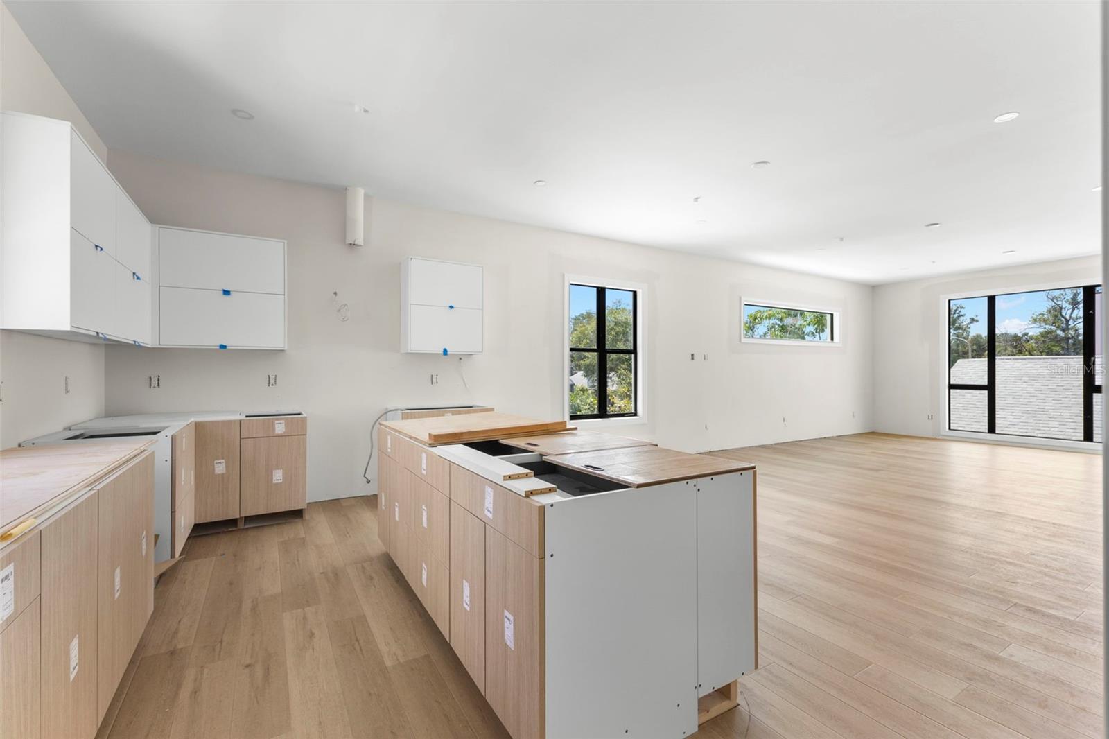 368 14 St, Saint Petersburg, FL 33705 photo
