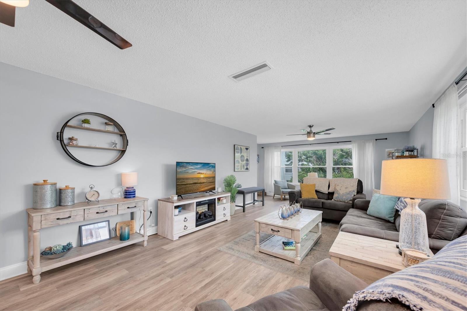 5603 80 St #415, Saint Petersburg, FL 33709 photo