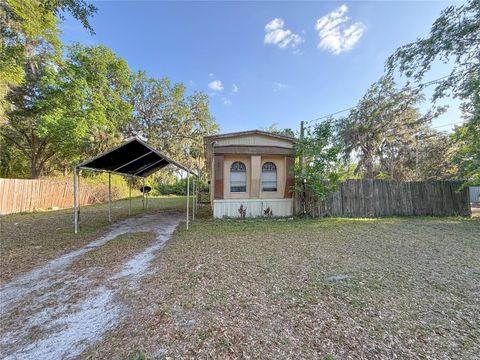 Mobile Home in LAKE PANASOFFKEE FL 1897 CR 428.jpg