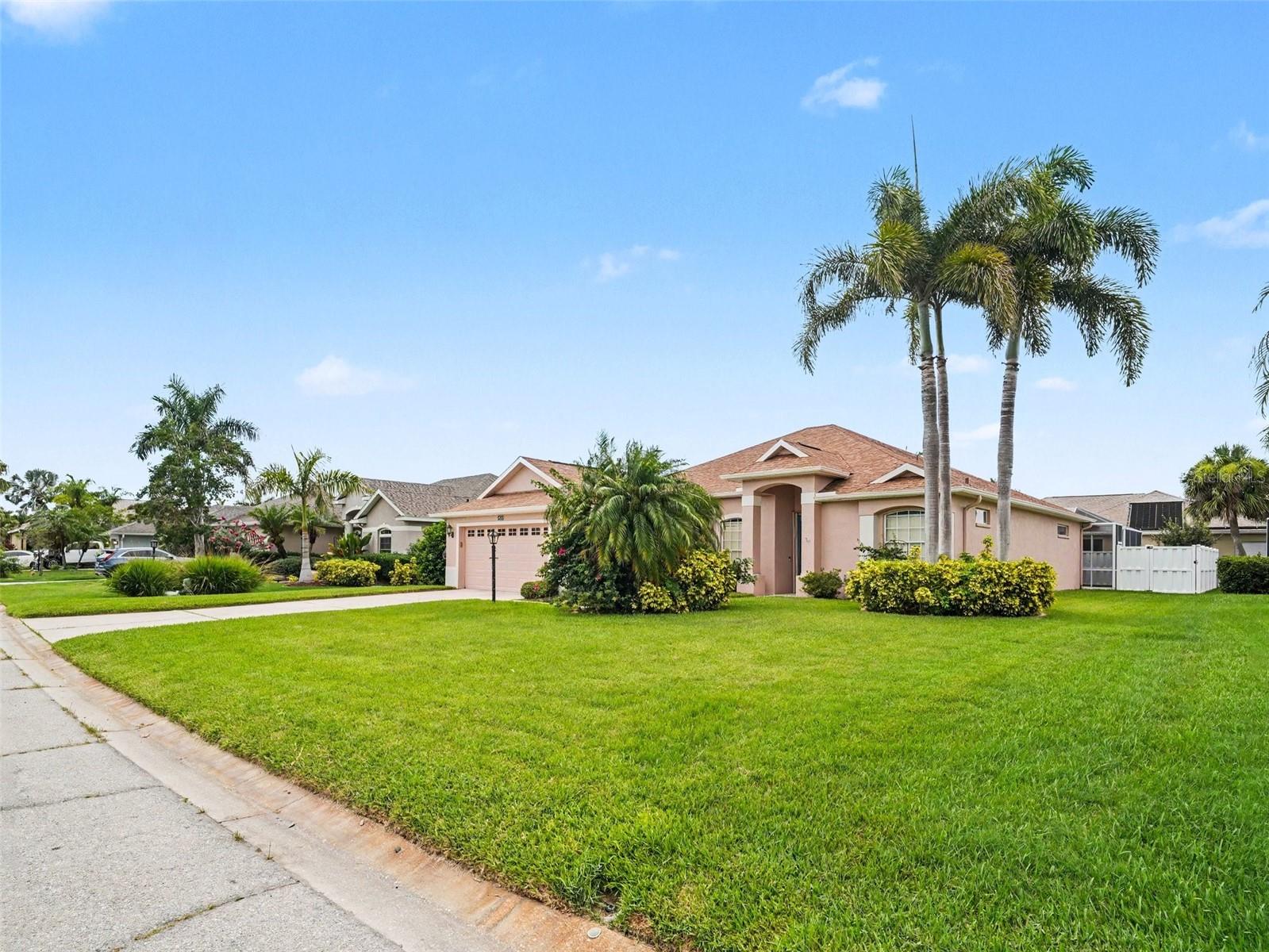 535 Planters Manor Way, Bradenton, FL 34212 photo