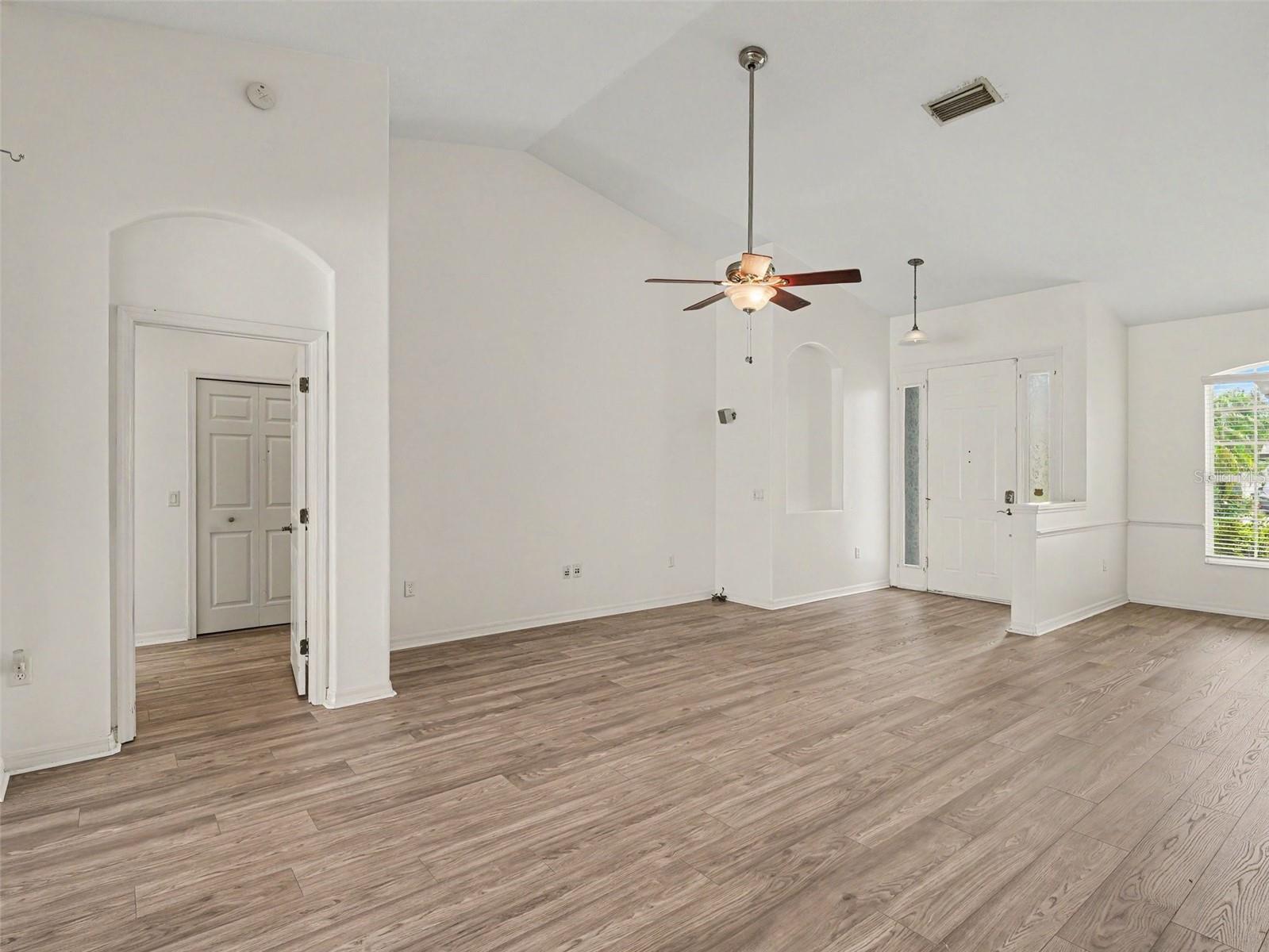 535 Planters Manor Way, Bradenton, FL 34212 photo