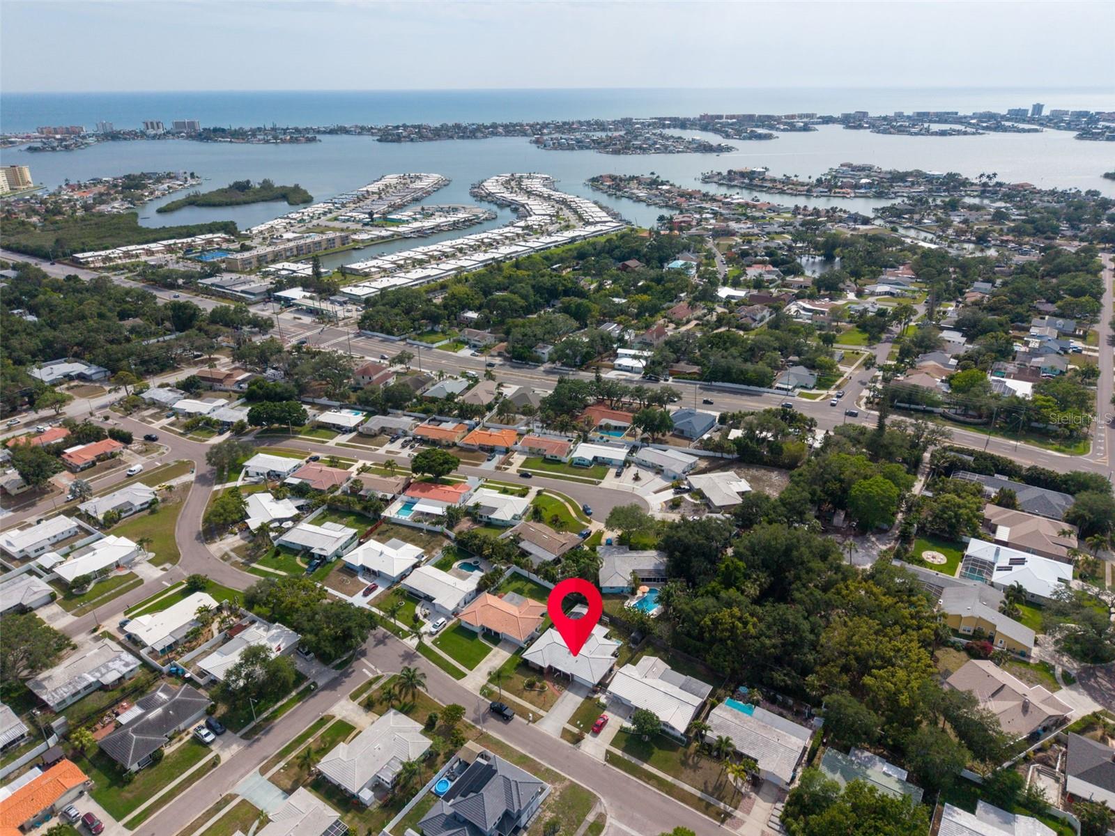 5676 Williams Blvd, Seminole, FL 33772 photo