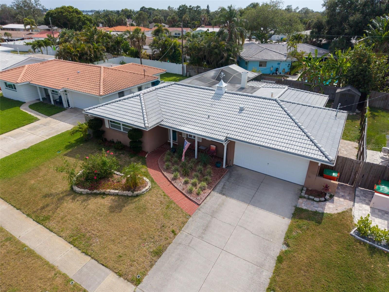 5676 Williams Blvd, Seminole, FL 33772 photo