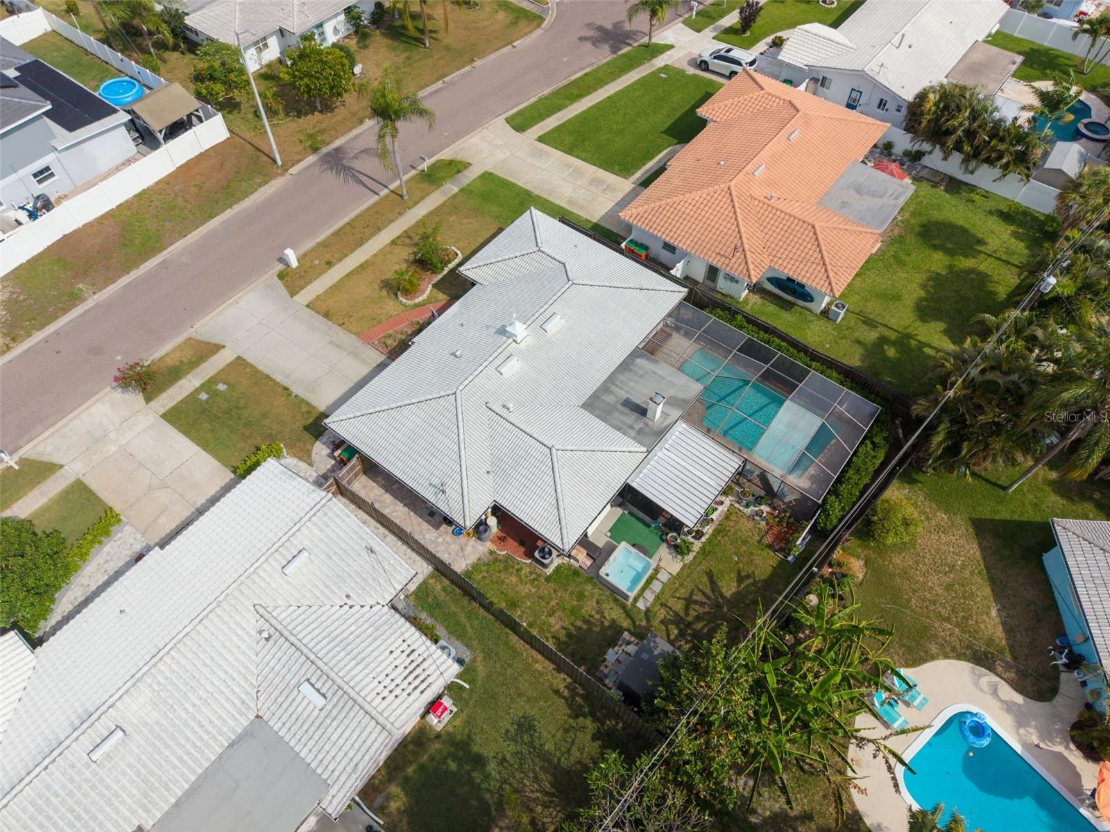 5676 Williams Blvd, Seminole, FL 33772 photo