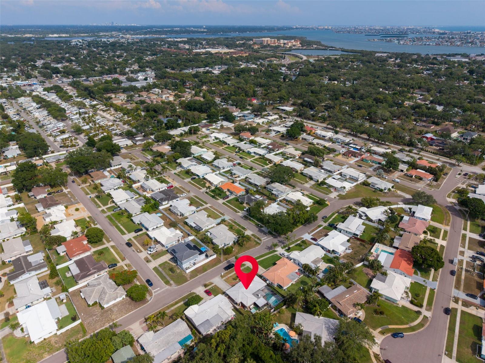 5676 Williams Blvd, Seminole, FL 33772 photo