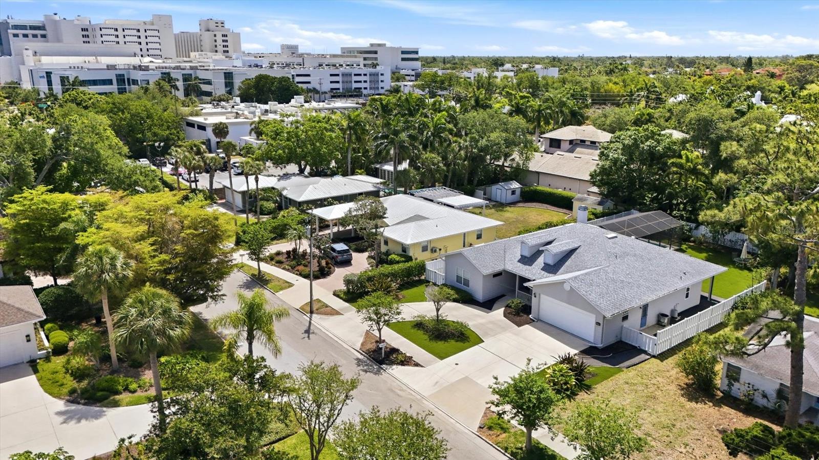 1714 Waldemere St, Sarasota, FL 34239 photo