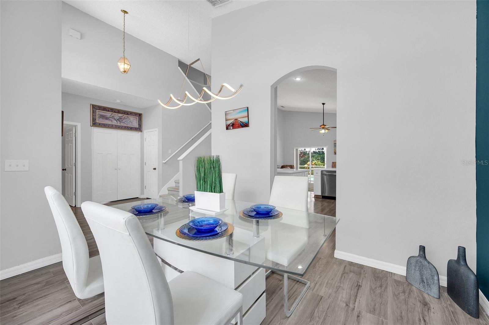 541 Castlemain Cir, Davenport, FL 33897 photo