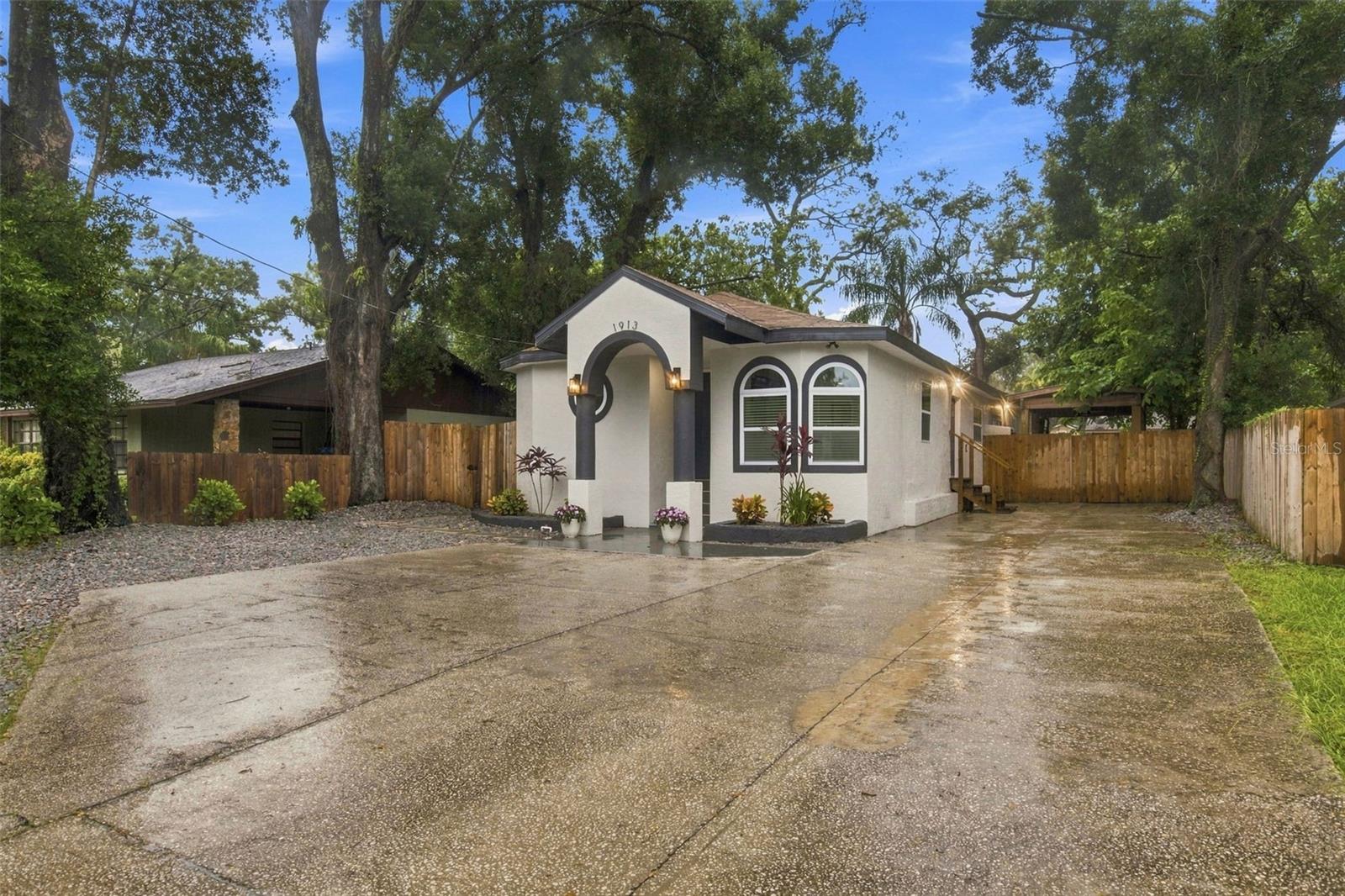 1913 E Hanna Ave, Tampa, FL 33610 photo