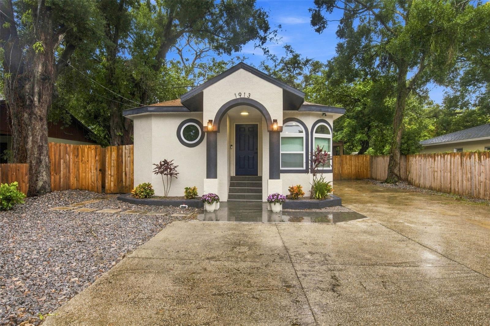 1913 Hanna Ave, Tampa, FL 33610