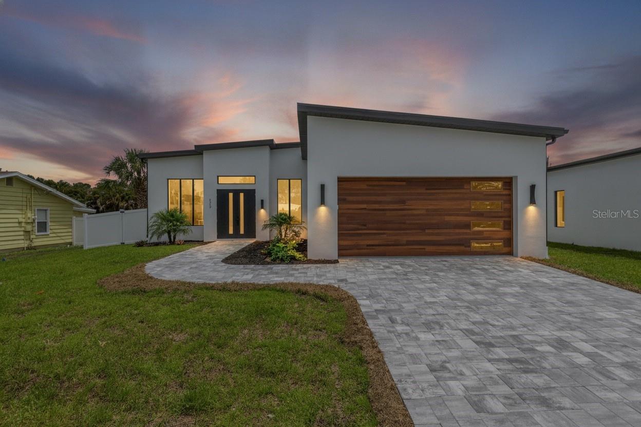 2069 Hibiscus St, Sarasota, FL 34239