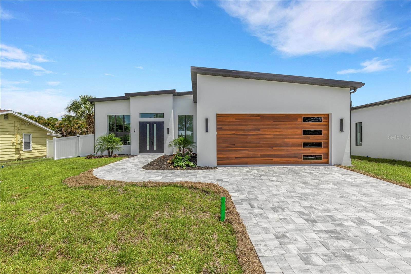 2069 Hibiscus St, Sarasota, FL 34239 photo