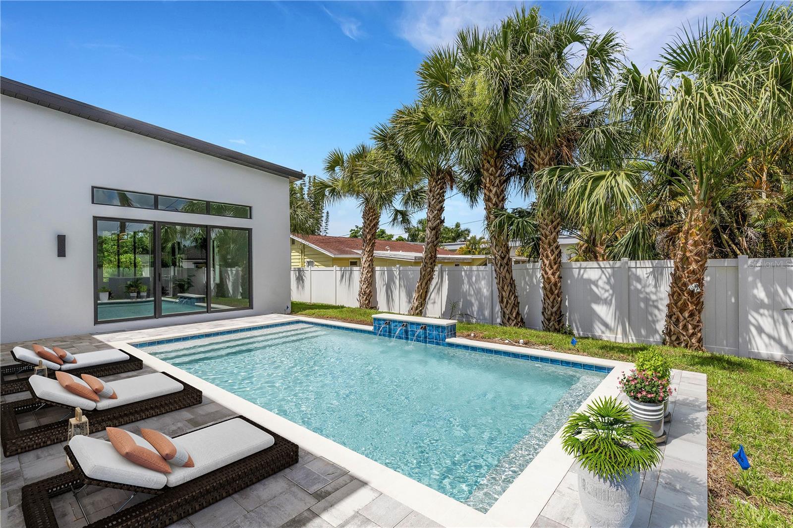 2069 Hibiscus St, Sarasota, FL 34239 photo