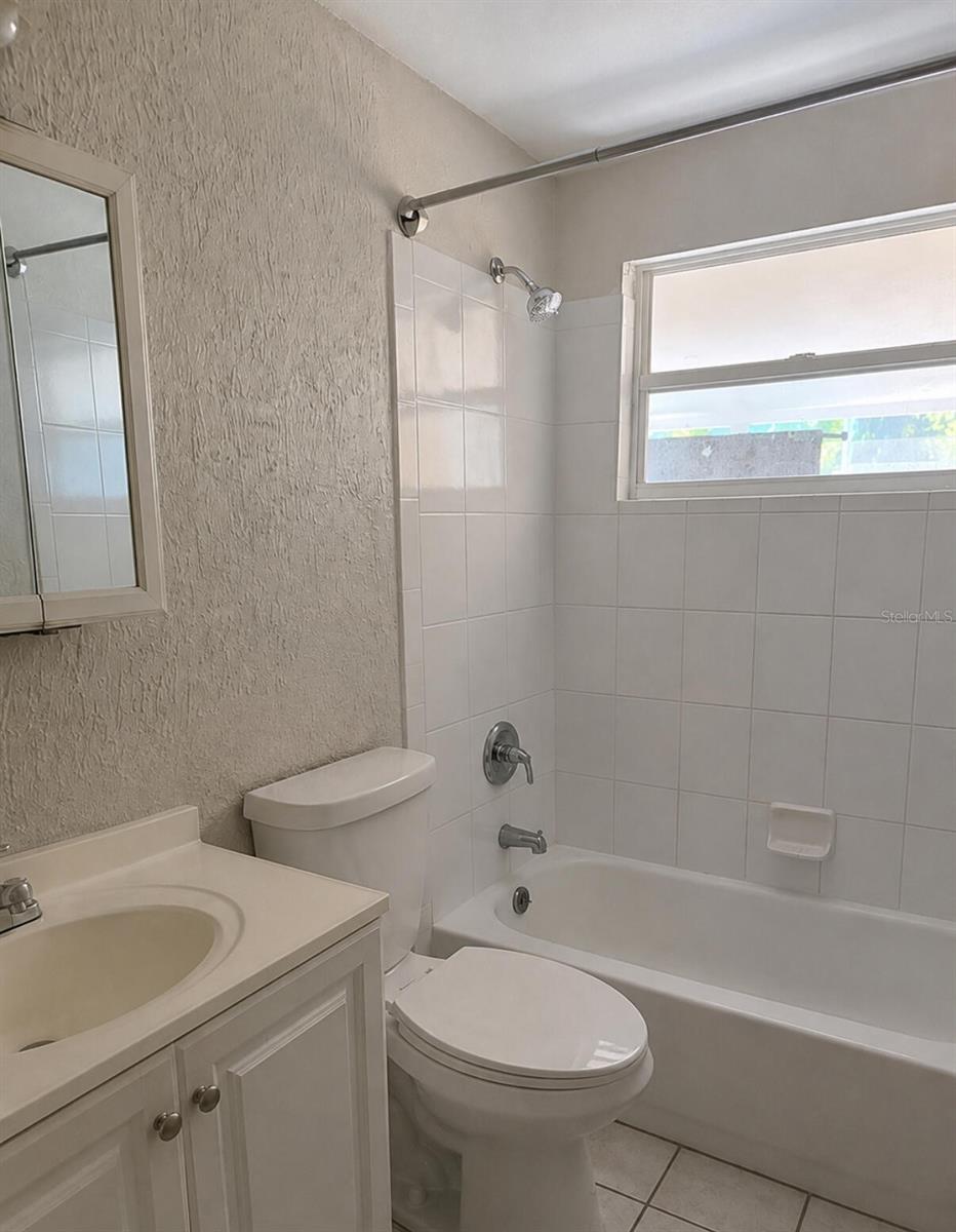 2121 33 St, Sarasota, FL 34234 photo