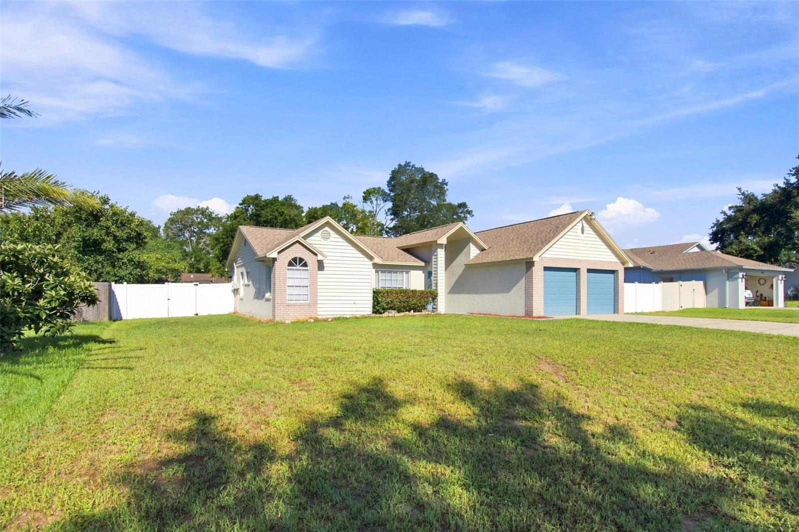 4745 Canterbury Dr, Land O Lakes, FL 34639 photo
