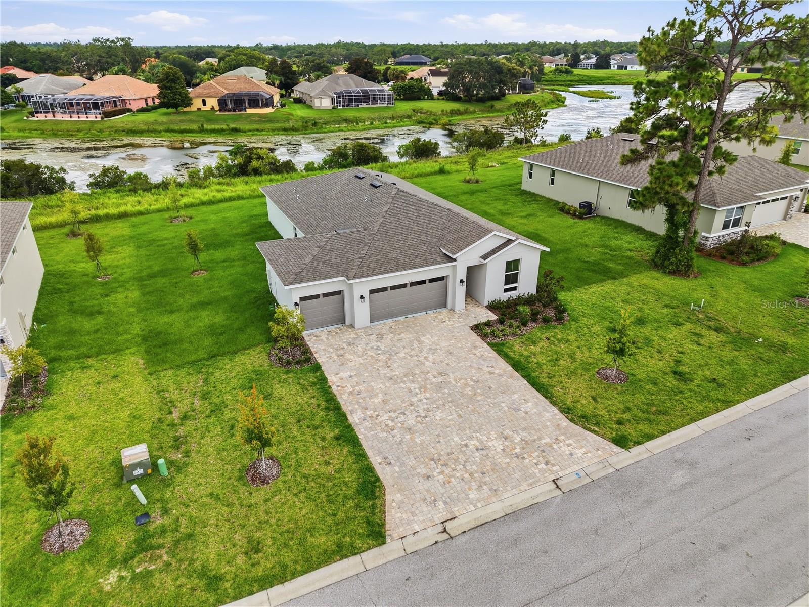 9210 Players Dr, Weeki Wachee, FL 34613 photo