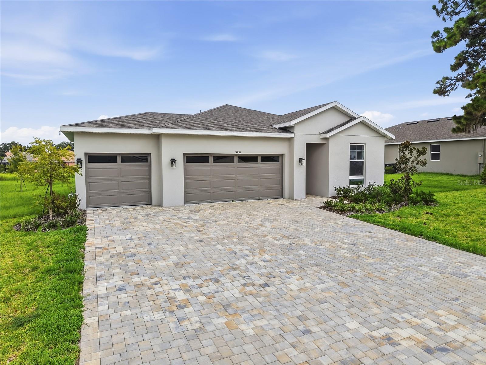 9210 Players Dr, Weeki Wachee, FL 34613 photo