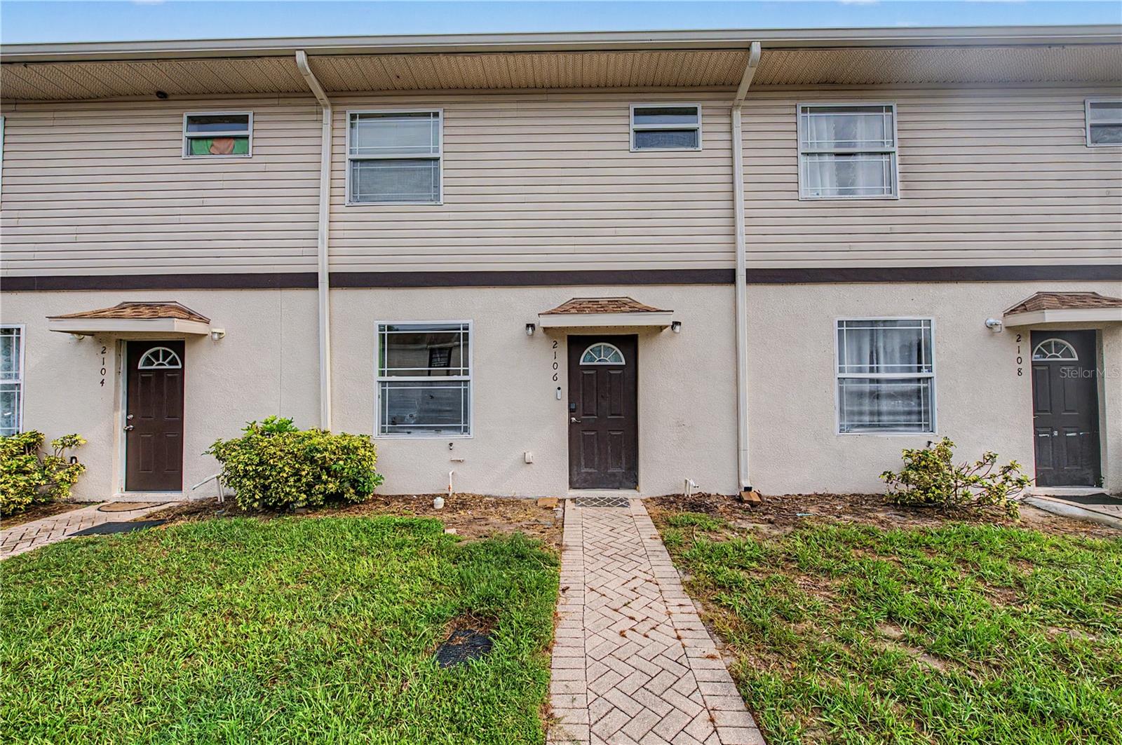 2106 Pine Chace Ct, Tampa, FL 33613