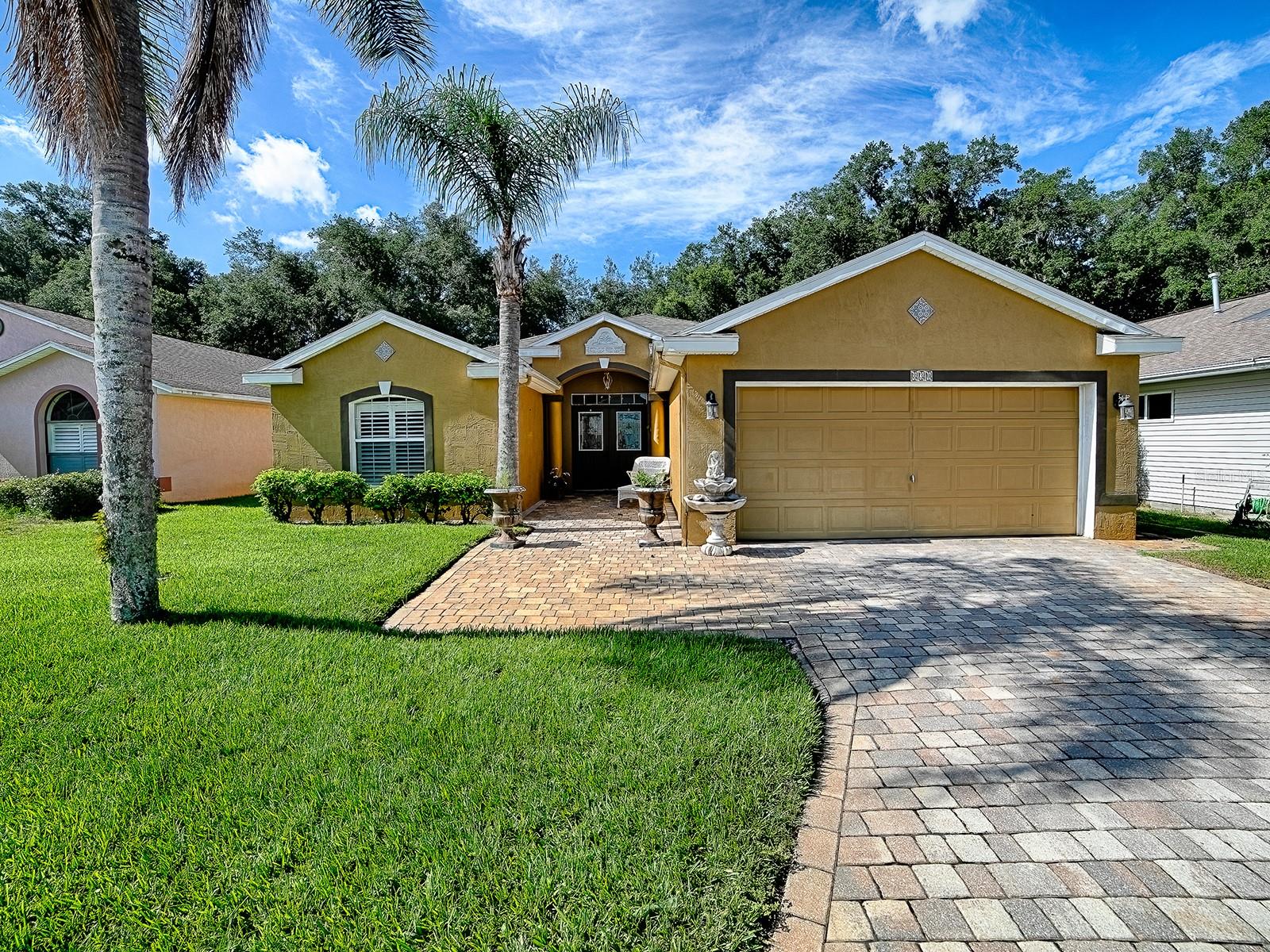 830 Oaks Ln, Leesburg, FL 34748
