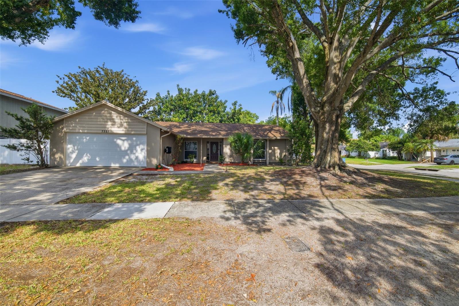 7327 Sunshine Cir, Tampa, FL 33634 photo