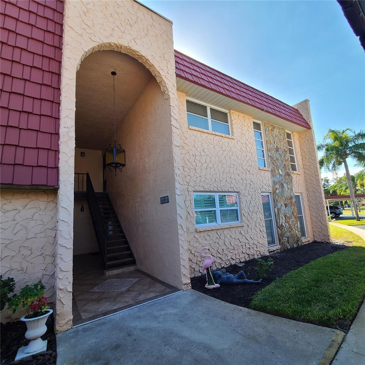 220 Buttonwood Cir, Seminole, FL 33777