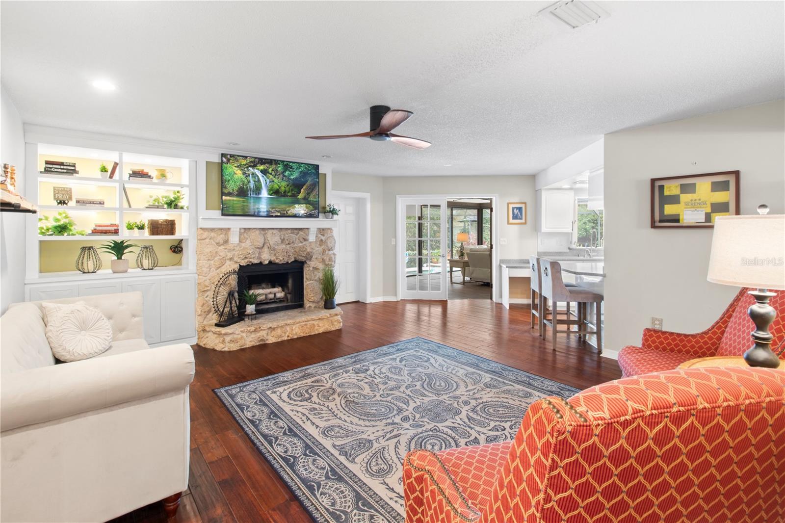 1279 Cornish Ct, Sarasota, FL 34232 photo