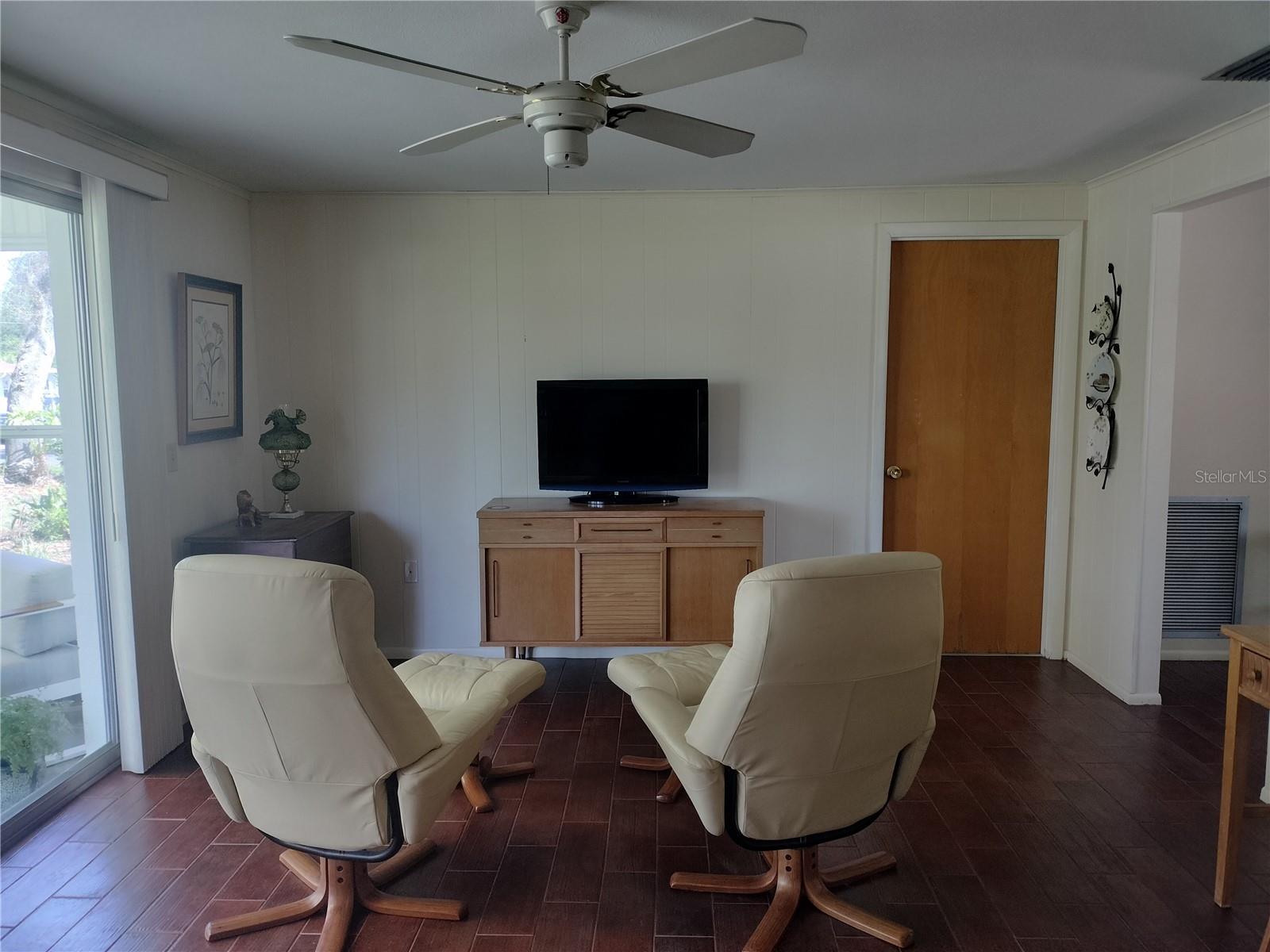 39133 5 Ave, Zephyrhills, FL 33542 photo