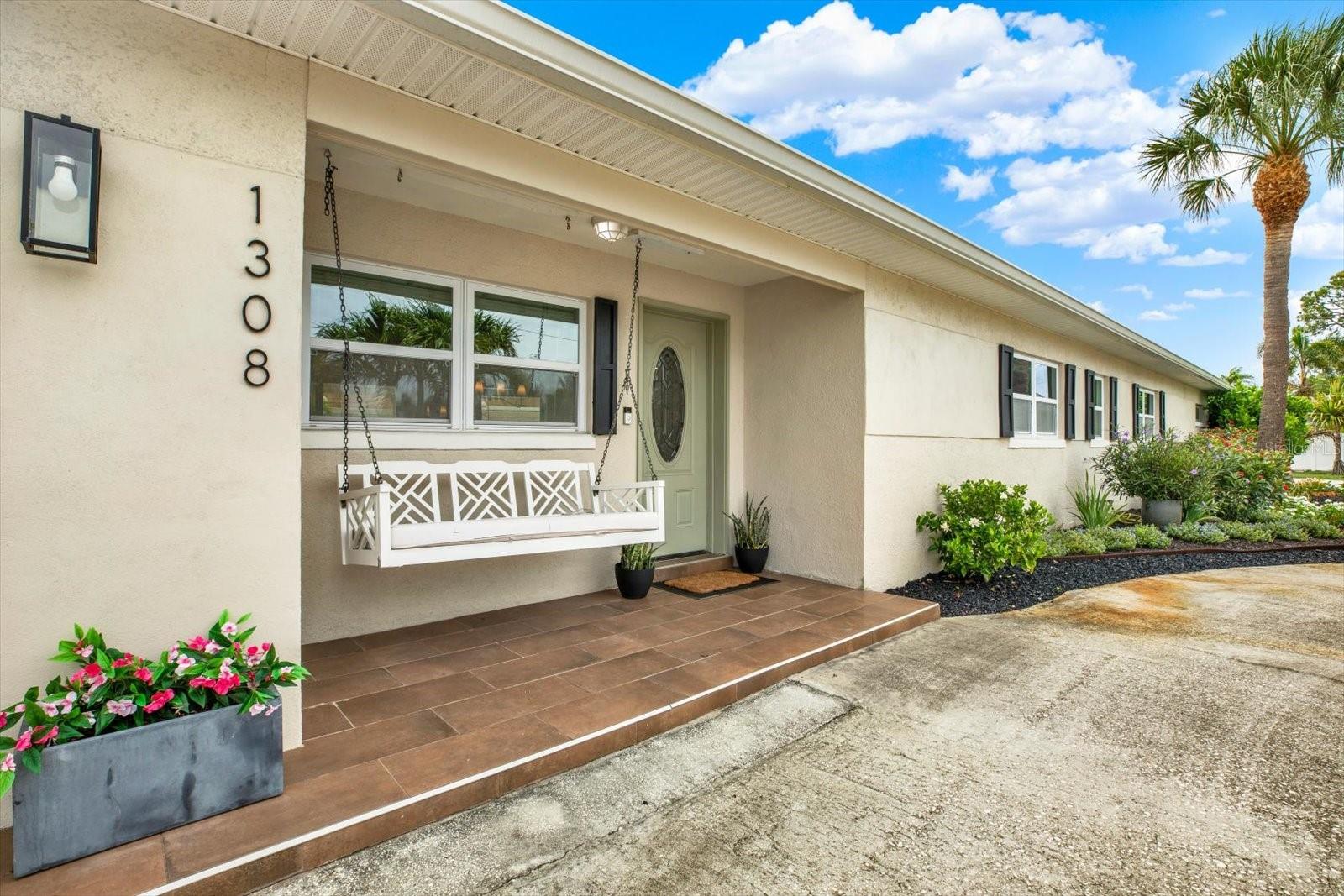 1308 Marion Dr, Saint Petersburg, FL 33707 photo