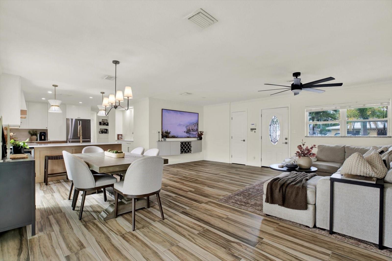 1308 Marion Dr, Saint Petersburg, FL 33707 photo