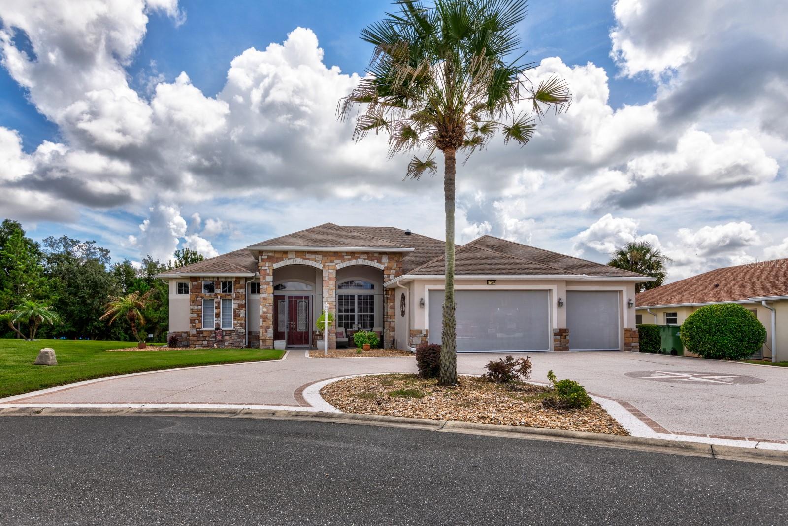 27028 English Ct, Leesburg, FL 34748
