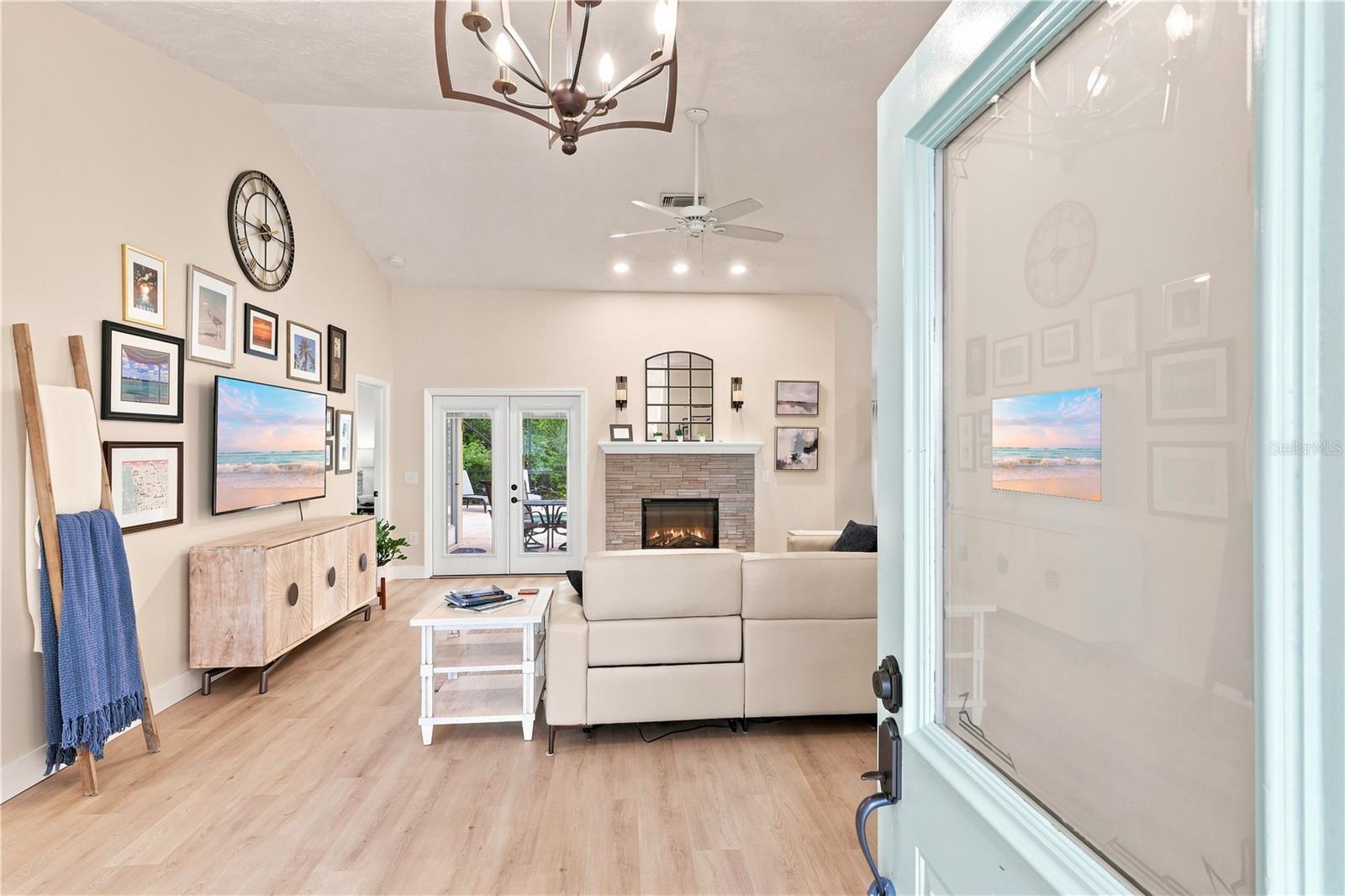 7311 43 St, Sarasota, FL 34243 photo