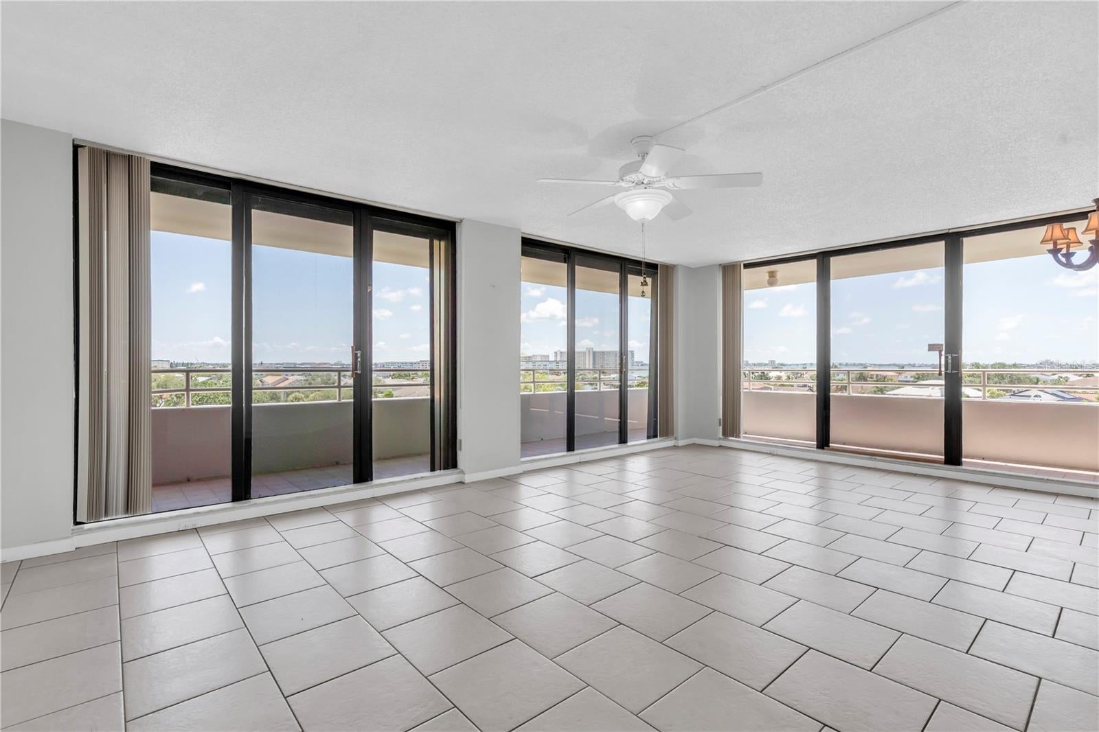 5950 Pelican Bay Plz #601, Gulfport, FL 33707 photo