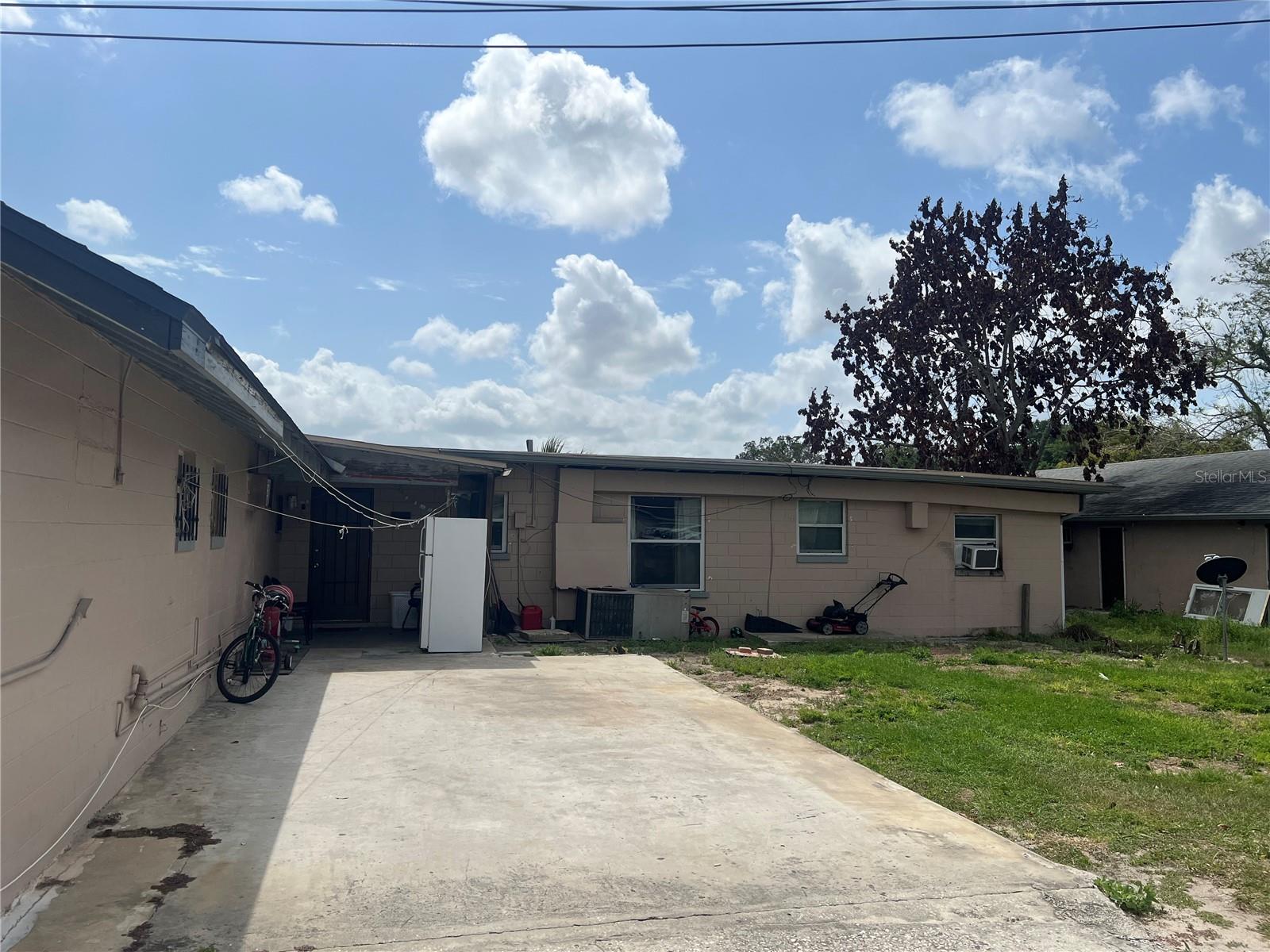 617 E Myers Blvd, Mascotte, FL 34753 photo