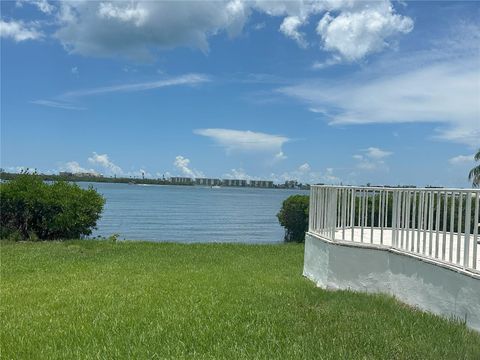 Single Family Residence in SARASOTA FL 8900 FISHERMENS BAY DRIVE.jpg