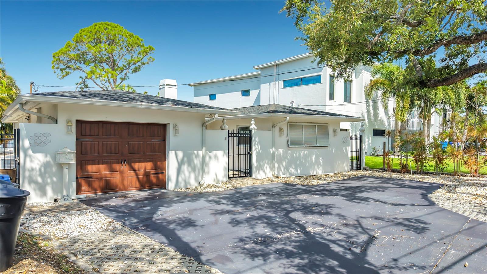 3800 Shore Acres Blvd, Saint Petersburg, FL 33703 photo