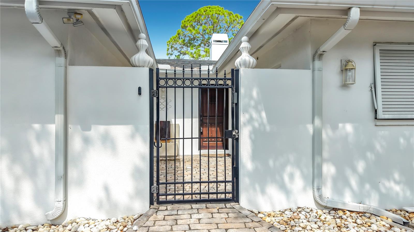 3800 Shore Acres Blvd, Saint Petersburg, FL 33703 photo