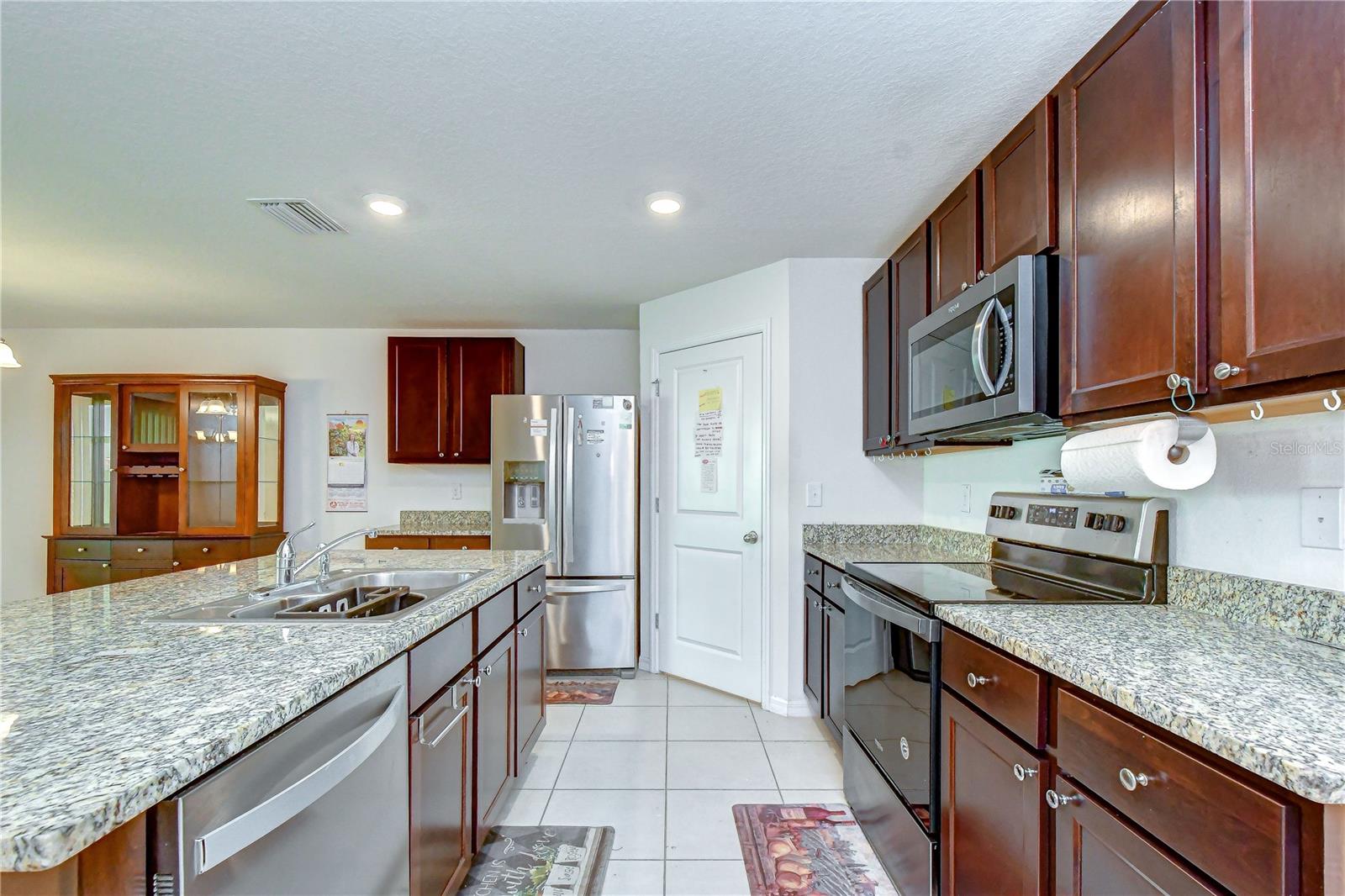 7760 Broad Pointe Dr, Zephyrhills, FL 33540 photo