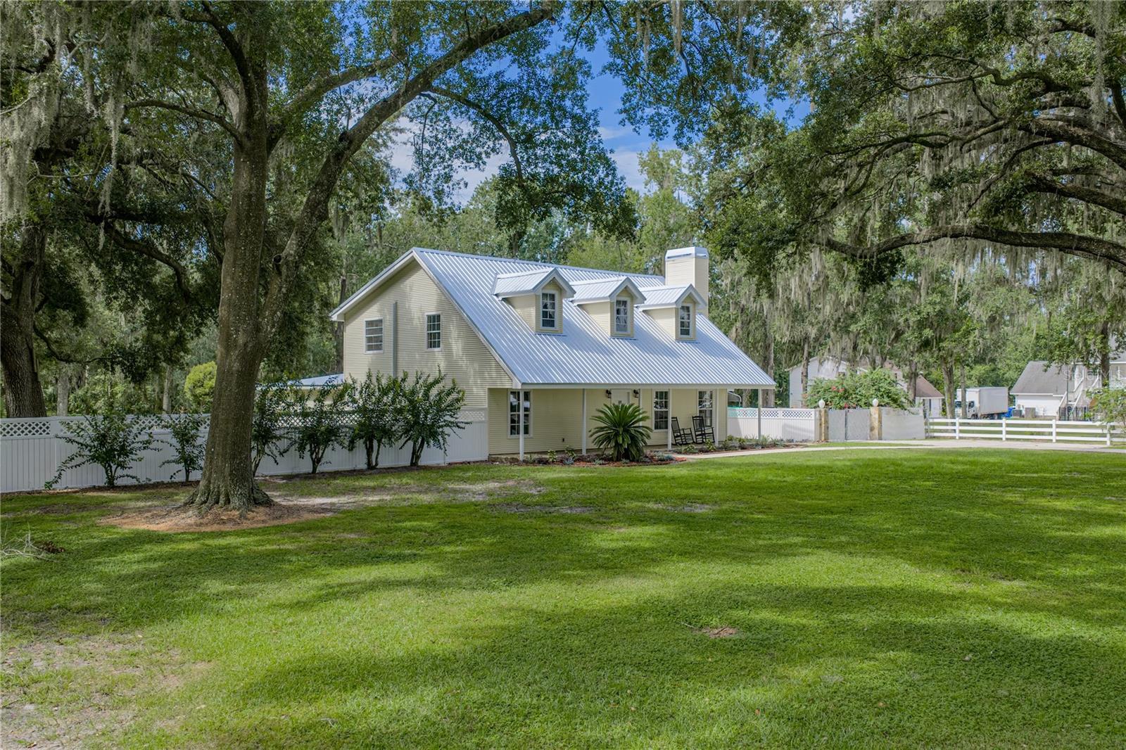3501 Trapnell Rd, Plant City, FL 33566