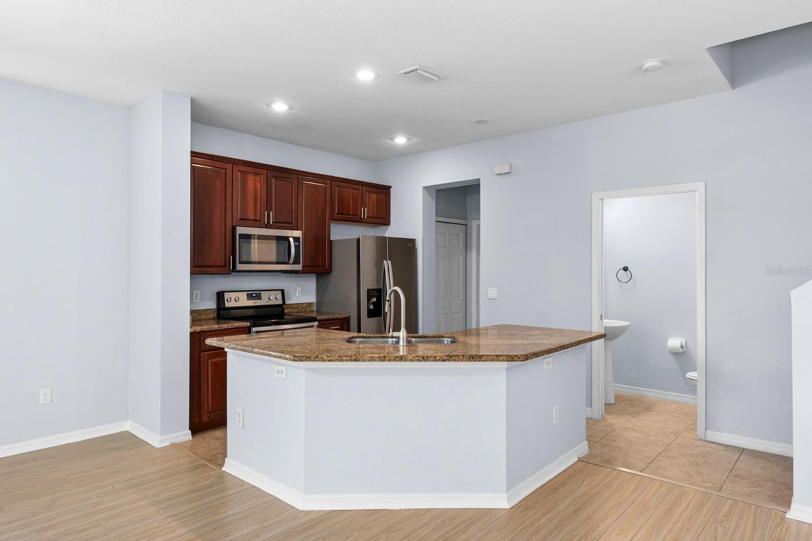 7435 Arlington Grove Cir, Tampa, FL 33625 photo