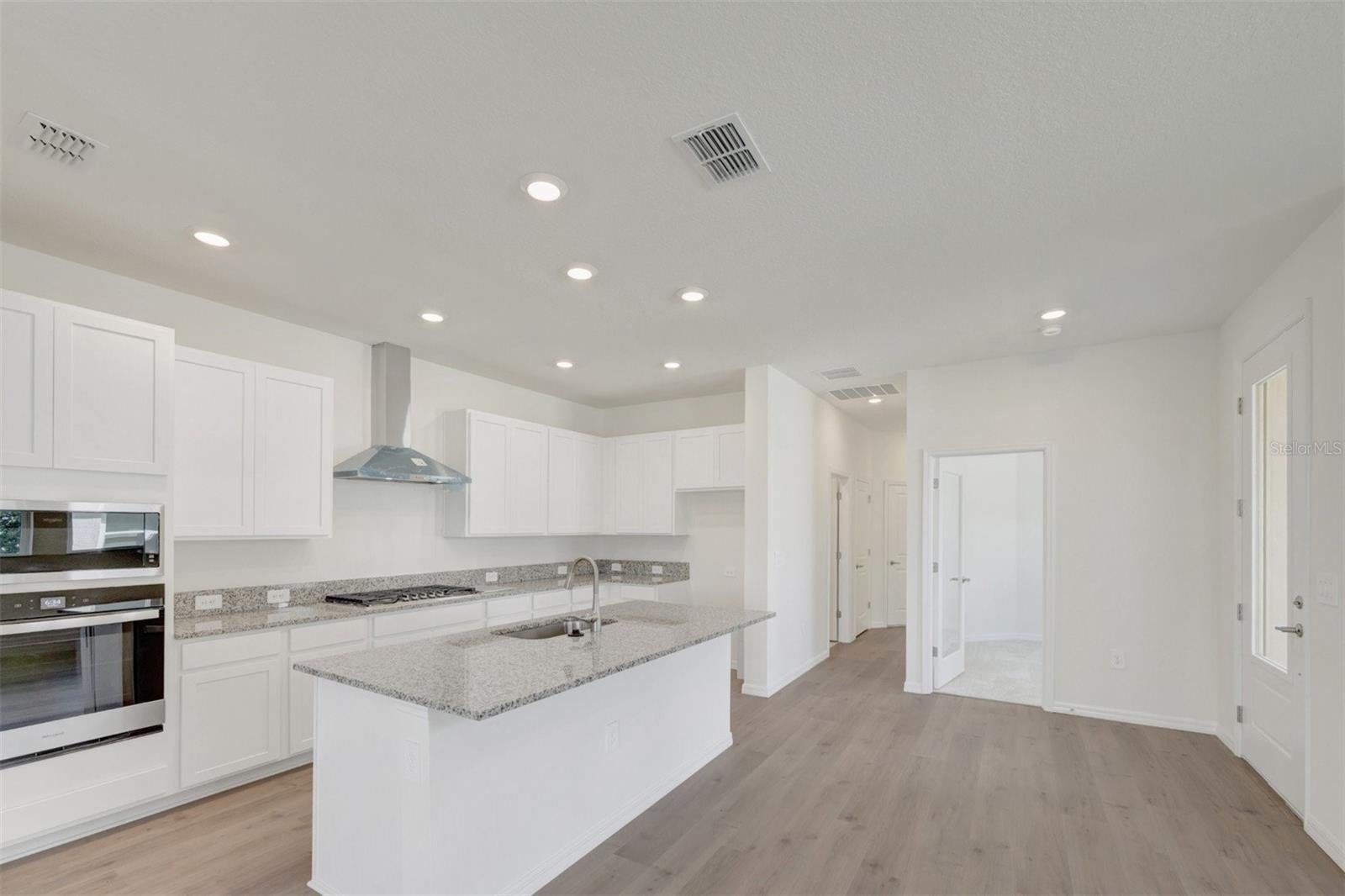 2816 Marrakesh Ln, Sarasota, FL 34234 photo