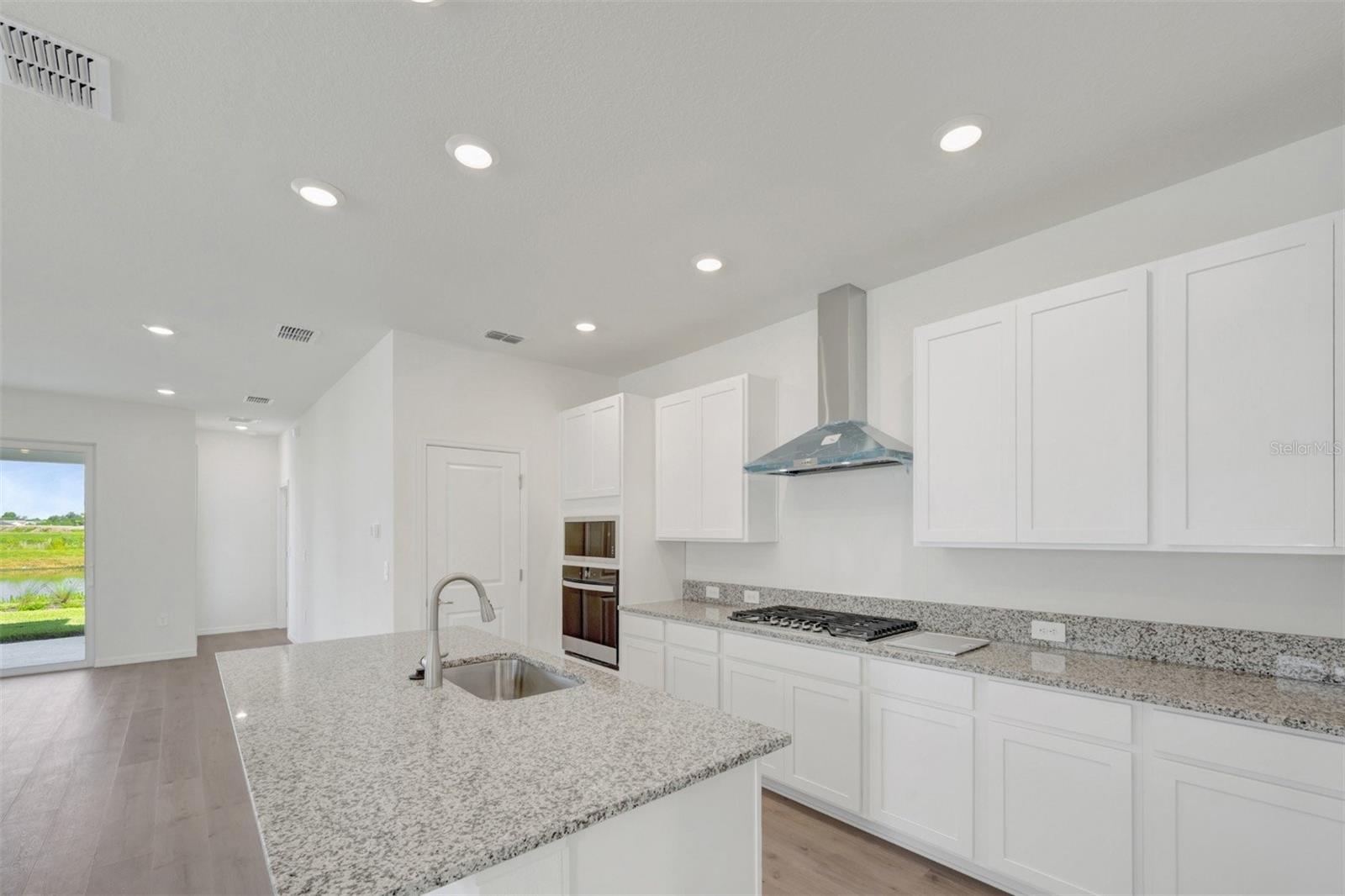 2816 Marrakesh Ln, Sarasota, FL 34234 photo