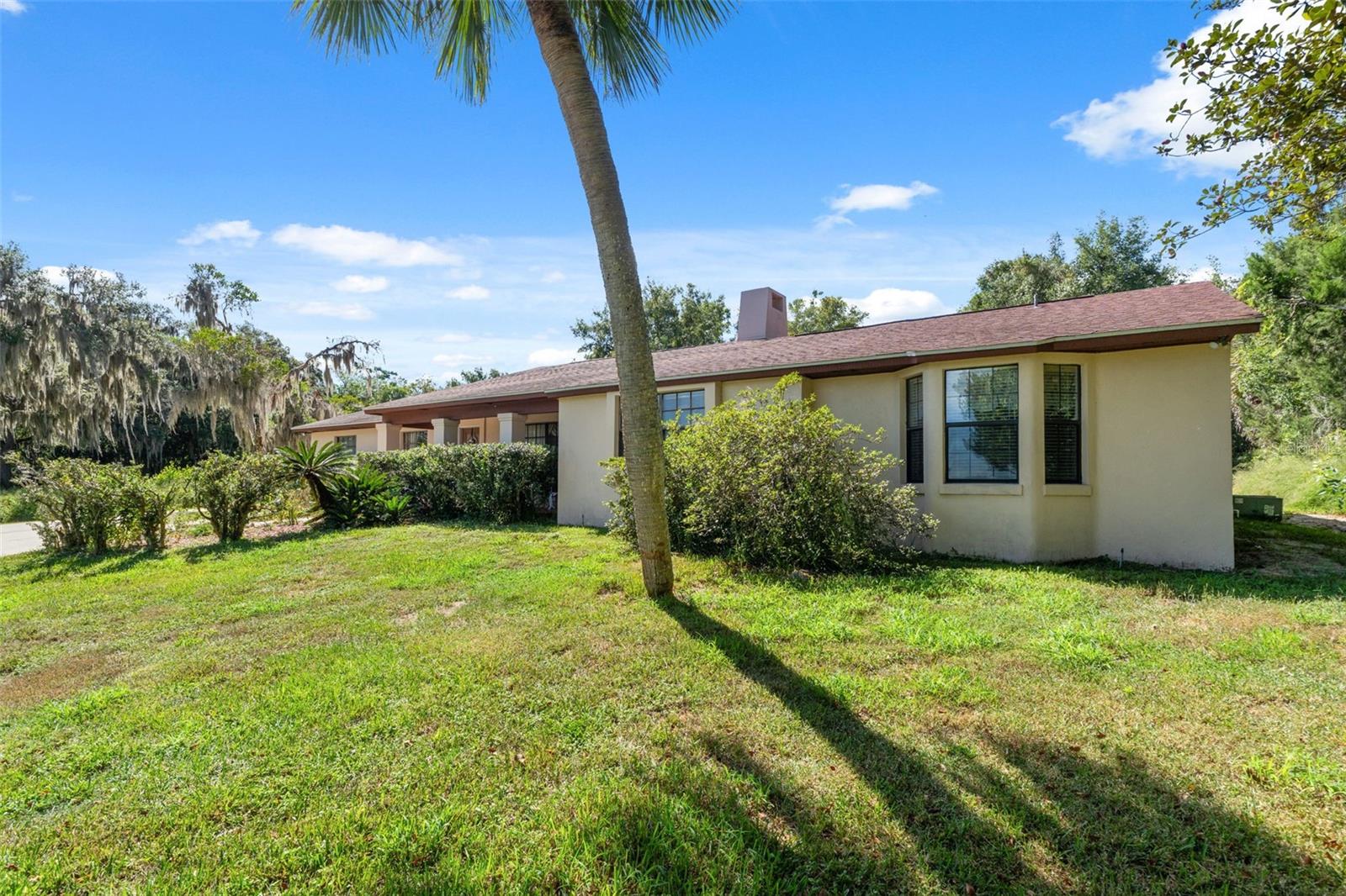 8943 Silver Lake Dr, Leesburg, FL 34788 photo
