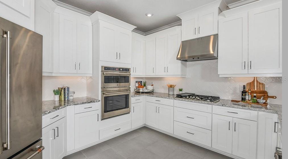 7883 Interstellar Ave, Sarasota, FL 34241 photo