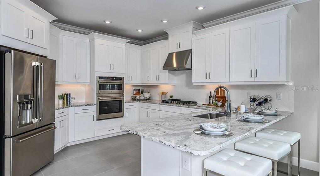 7883 Interstellar Ave, Sarasota, FL 34241 photo