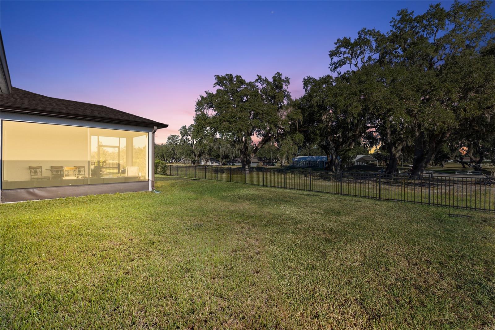 6248 Bradford Woods Dr, Zephyrhills, FL 33542 photo